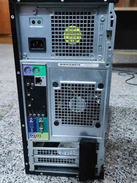 شكد يسوه) سلام عليكم كيس دل للبيع وندوز 10 (مع ماوس وكيبورد وشاشه) 
موصفات المعالج i5 جيل الثالث
الرام 4 
الهارد 500 
مكاني بغداد الاسكان ***********
