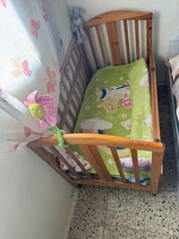 سرير اطفال • خشب زان • حجم كبير