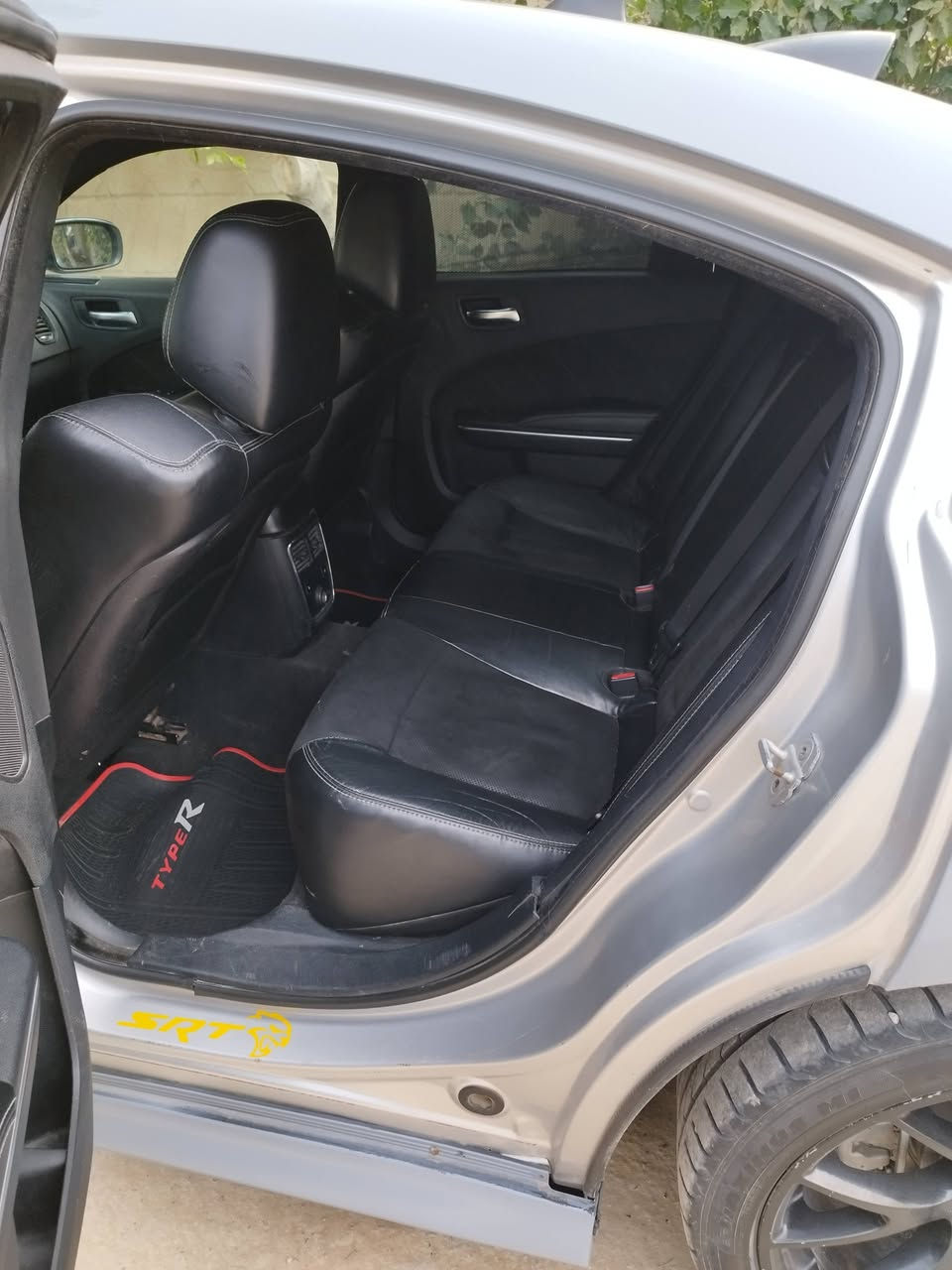 صباح الخير للبيع او مراوس 2012 فول ارتي ماكس حادث جاملغ وباب وغير لونه من رصاصي الي  ومصوره قبل الصبغ كير محرك حداديه اكسن تبريد كله مكفول مكاني كربلاء طويريج السعر 133 السياره جاهزه من كلشي دركه SRT  عينه SRT  بنيد ابوالفتحه اصلي SRT  كزوز يخبل ***********
