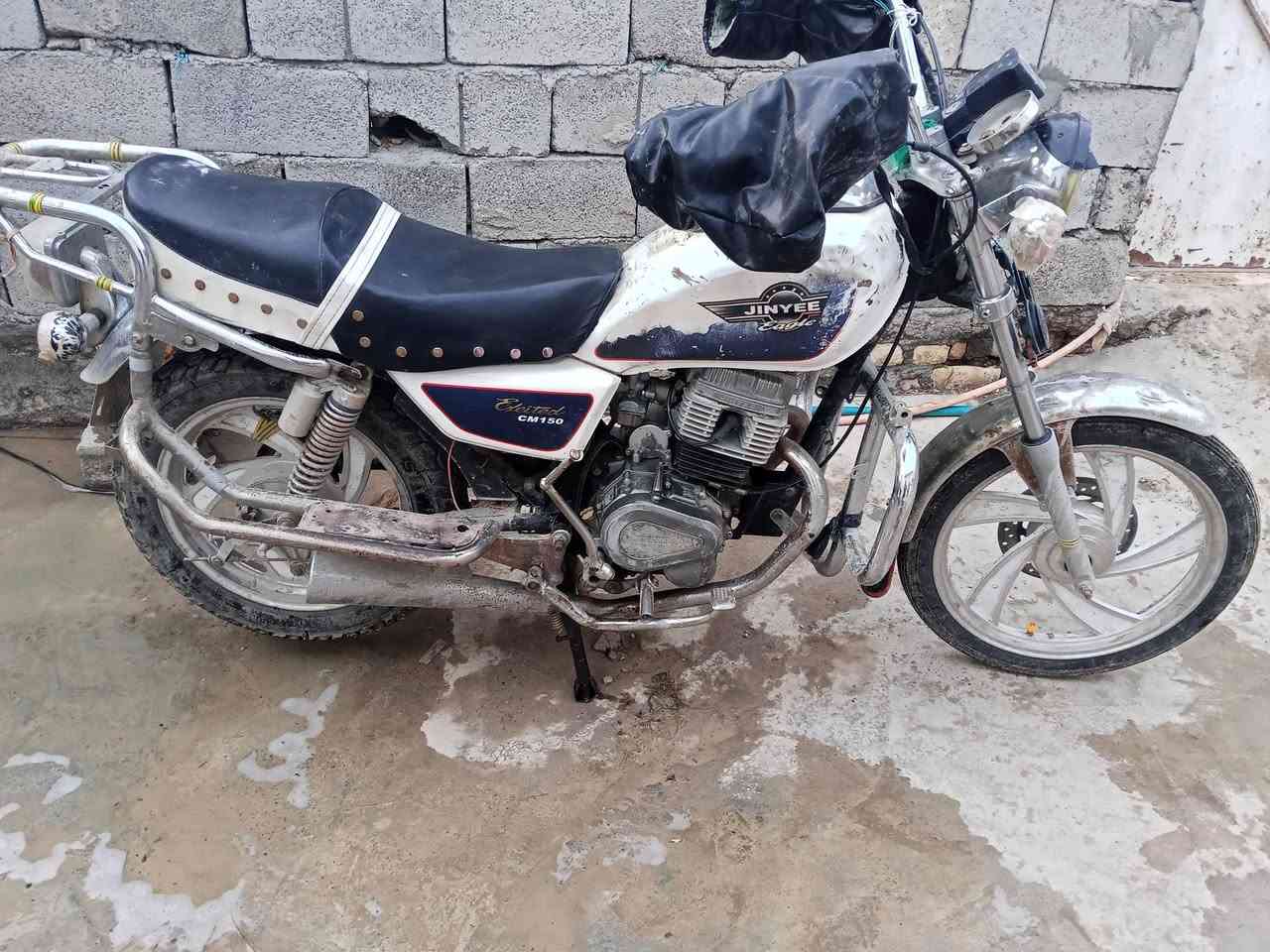 السلام عليكم دراجة موديل  2015 السعر 300 وبيه مجال العنوان تقاطع الجيزاني رقم الهاتف ***********
