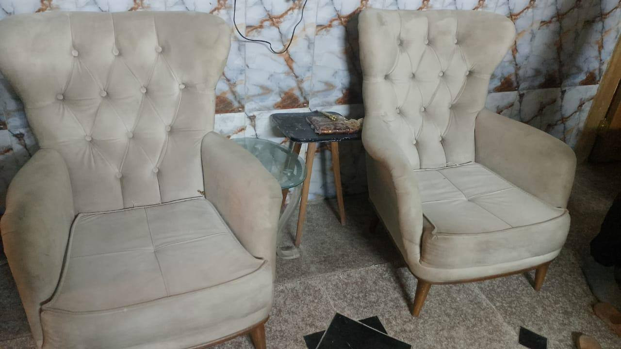 سلام عليكم تخم سريري  10مقاعدسعره 250مكان الأعظمية  . 
‏‪***********‬‏
