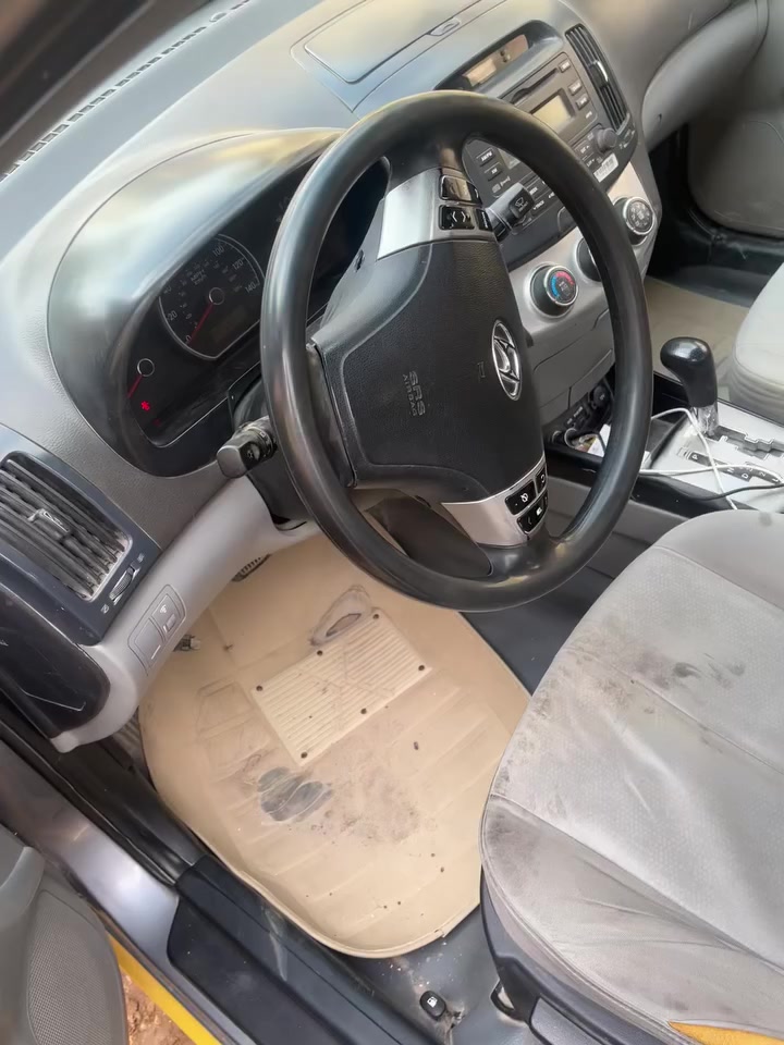 السلام عليكم
النترا موديل 2010  

رقم كربلاء تحويل مباشر 

السيارة عليه ادامة كاملة تبريد جديد 

حدادية جديدة وميزانية جديدة

السيارة صافية وجاهزة متحتاج اي شي 

مكانه بابل بالحلة 

السعر 95 وبيه مجال بسيط 

للاستفسار الاتصال

***********
