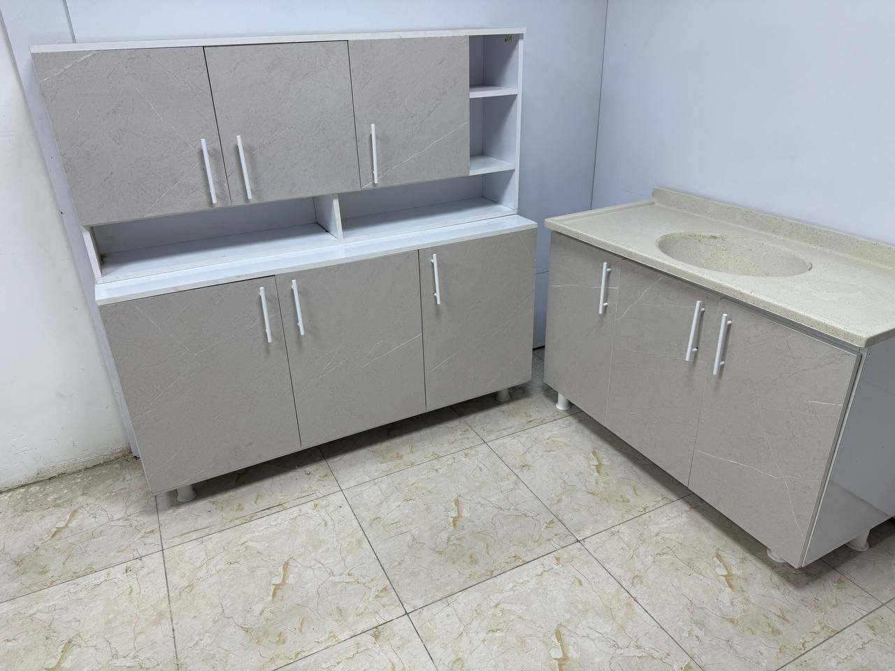 تخفيظات لفترة محدودة 
كاونتر خشب قياس متر ونص 3. قطع 
السعر 260 وتوصيل مجاني لجميع محافظات 
الحجز ***********
