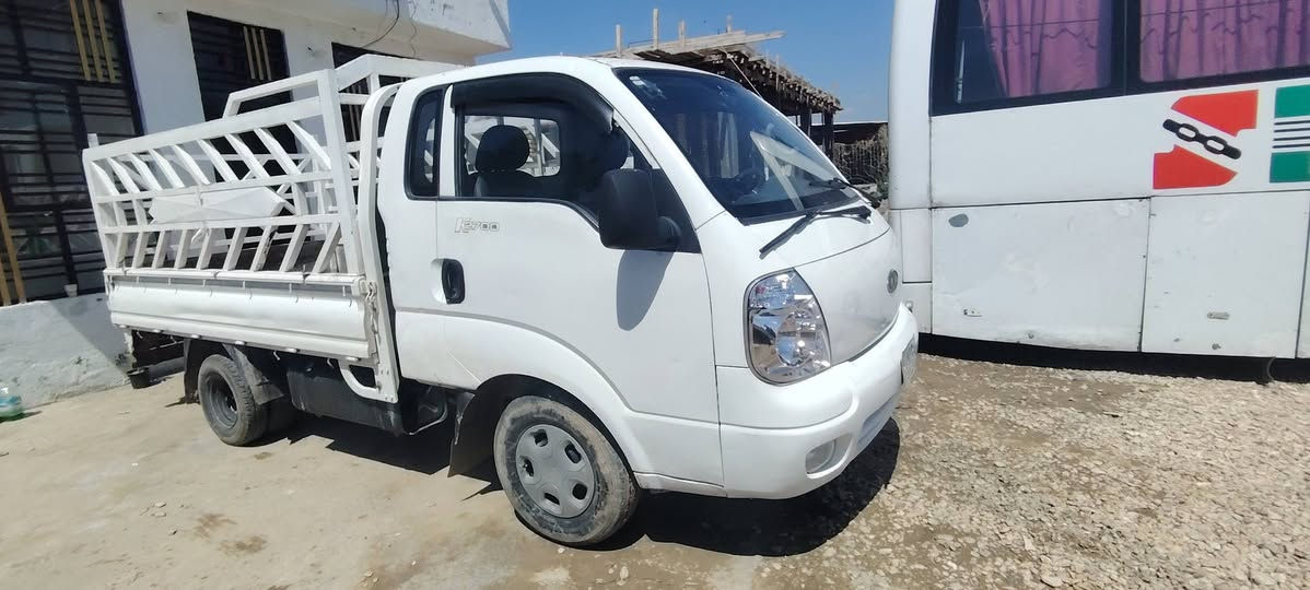 كيه 2012. فول موصفات... 
مداور بنفس الساعه.. سنويه جديده
محرك كير اكسن مكفولات
سعر 84
سكن بابل.  ***********  واتساب
