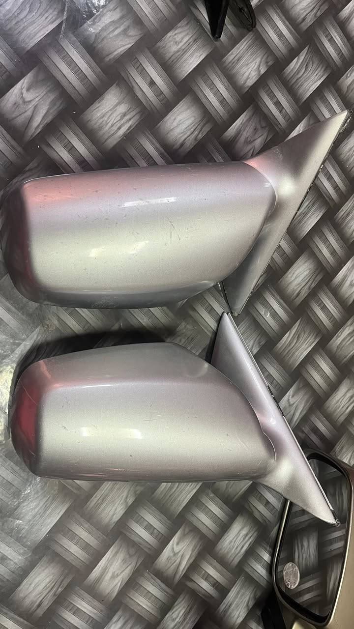 اخوان يوجد ثلاثة ازواج مرايا جانبية كامري من2007 الى 2011الزوج الاسود وارد يابان شفط واشارة وترحيب. والذهبي والسلفر وارد امريكي


**إذا كنت صاحب هذا الإعلان وتريد حذفه لأي سبب، رجاءا أرسل رسالة إلى الدعم الفني**