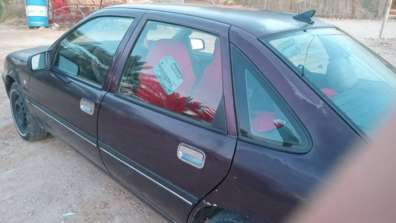 السلام عليكم
اوبل فكتره موديل 92
سياره بلاديه مكفوله من ضربه وصبغ 
محرك 1800
تبريد بلاد بس نقص غاز 
تخم تاير 
محرك كير شرط 
السعر 37وبها مجال 
مكان السياره حديثه الوس 
الاتصال ***********
