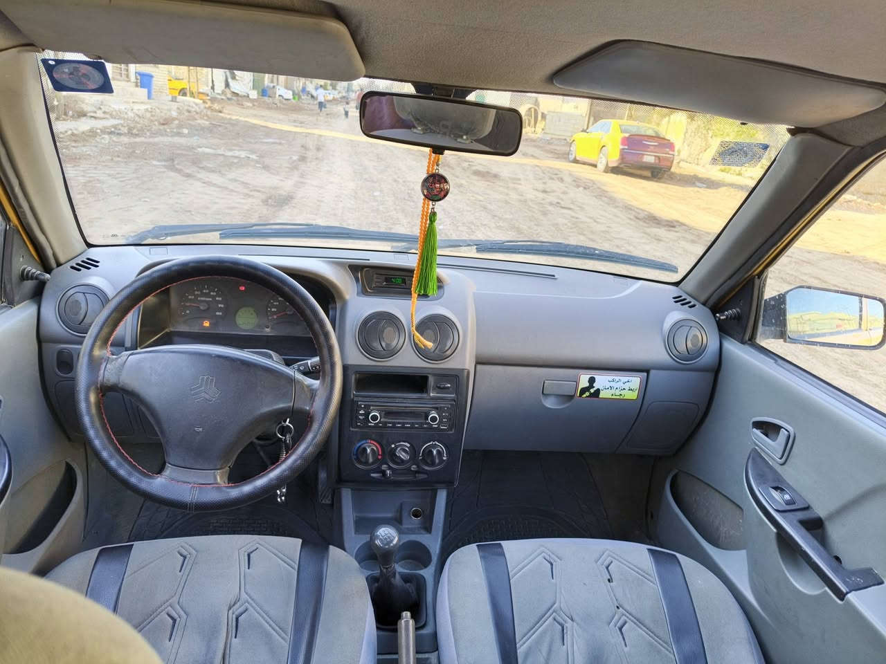 السلام عليكم سايبه 2015 السياره نظيفه ومرتبه مكينه كير خير من الله
كبل الشارع بسمنه رقم جديد بيهه جملغات ماميه مبدله ولباقي مكفول 
عنوان بغداد حي ور    سعر ٣٣
***********
