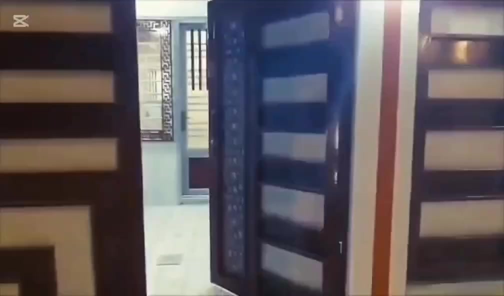 متوفر بلملايين الاولى قرب معمل الاخشاب طابق ارضي مكون من ٣ غرف وهول ومطبخ وصحيات البيت حديث اني صاحب البيت بدون دلالية سعر الايجار ٣٥٠ الاستفسار على الرقم ‏‪0770 265 2661‬‏
