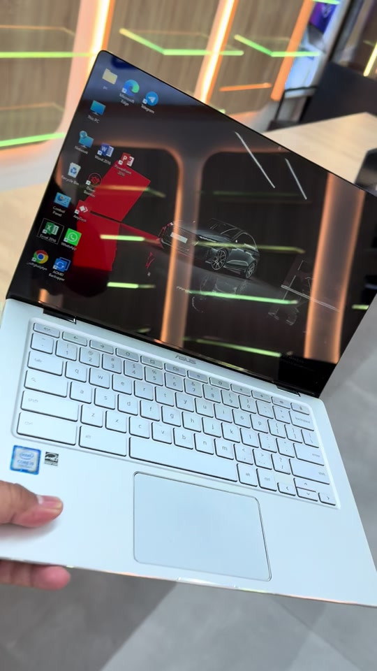 ⁨	⁨	⁨	عرض اليوم جهاز من شركه ازوز بـ299 الف بس وتوصيل مجاني . ⬇️الموصفات ⬇️ i5 جيل 8 هارد 128 ssd رام 8G كارت شاشه داخلي 4G نظام التشغيل وندوز 10 الجهاز سوبر سوبر سلم شاشه لمس تاج قلاب 360درجه  يرهم للدراسه للالعاب للشغل جدا راقي مع ضمان شهرين ملحقات الجهاز  شاحنه + باكيت  للحجز مراسله واتساب  ***********⁩⁩⁩
