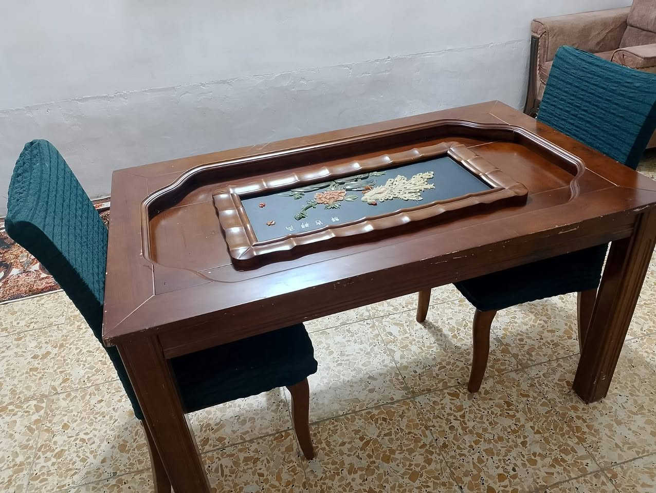 ميز طعام نظيف هو وكراسي ثتين
السعر 40 نظيف كما واضح بالصورة


**إذا كنت صاحب هذا الإعلان وتريد حذفه لأي سبب، رجاءا أرسل رسالة إلى الدعم الفني**
