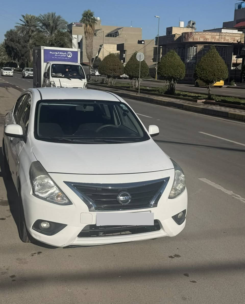 السلام عليكم سني هندي ٢٠٢٠ ماشيه ٨٣ شادلها شاشه وكامره وبدون صبغ فقط الدعاميه الخلفيه مصبوغه و بيها طخه باب خلفي بجهة الصدر بعدها ممصلحه ترجع بارد وبيها مكانين صغار تكحيل كارت اثر شخوط رقم اربيل تحويل فقط رقم وهزه جديدات حتى ميحتاج تاخذ السياره بس السنويه مكان السياره بغداد شارع فلسطين *********** والسعر ١٠٨ وبيها مجال بسيط
