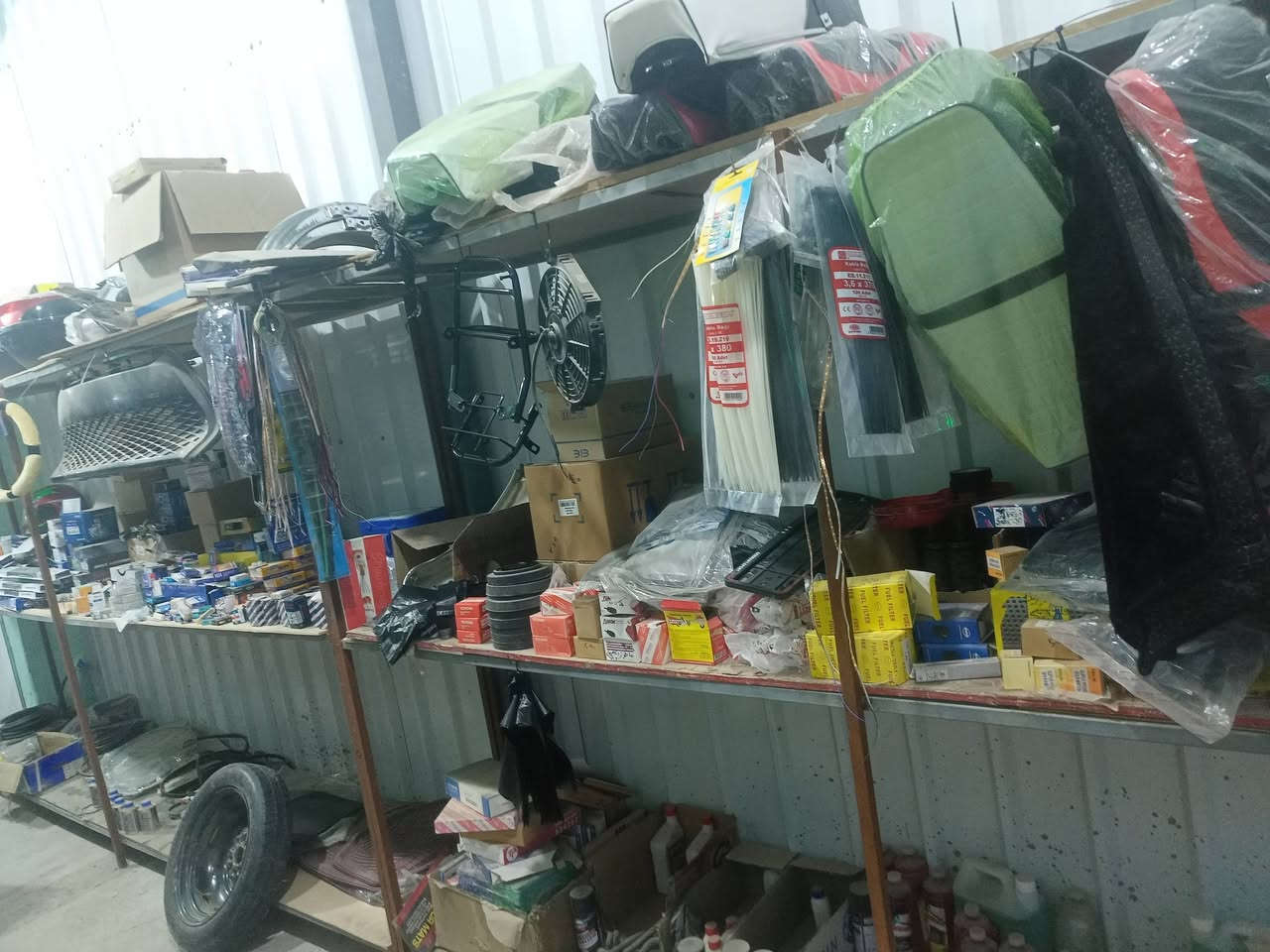 السلام عليكم تم وصول مسواك جديد أسعار نار جدا جدا رخيص جوة البلاش وحياكم الله  العنوان مفرق اجحلة القديم محلات الأخوين رقم الهاتف ***********
