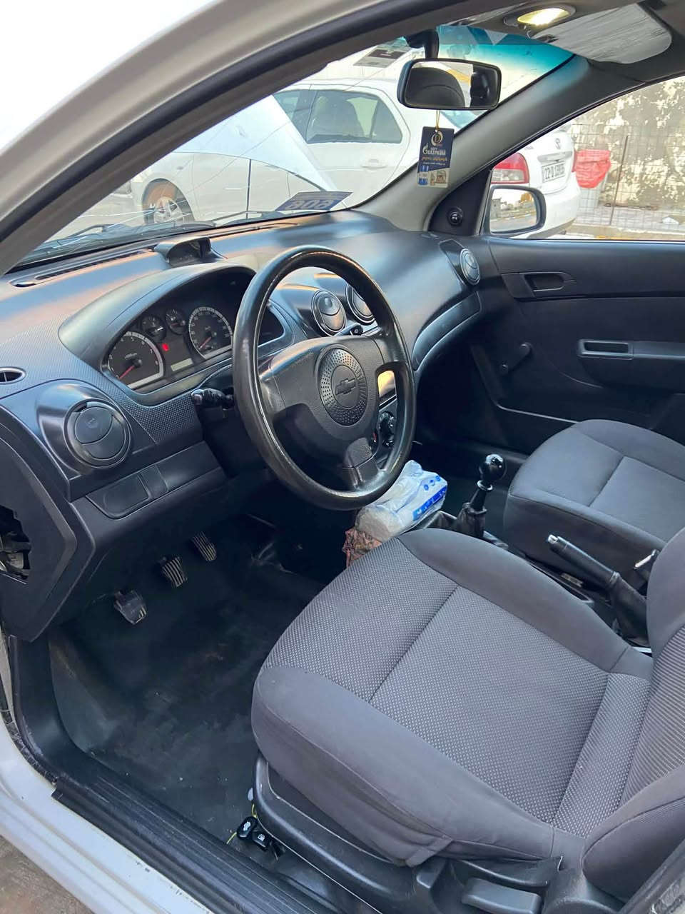 ئەڤیۆ 2008سپی 
گێڕعادی 
سەنەوی تا 2029 تازەیە 
دوو پارچەی بۆیاخە ڕەسمی سۆنەرەکەیم داناوە  
بەشەرتی تەحویل و غەرامە 
سەیارەیە پاک و  بێ مەسرەفە  و جوانە و بەنزین کەم دەخوات 
کۆبۆنی بەنزینی هەیە 
نرخی 57$ وەرەقە و مەجالێکی کەم 
بۆ زانیاری زیاتر پەیوەندی بەم ژمارانەوە بکەن و من تەنها بڵاوم کردوەتەوە سەیارەکە لە چەمچەماڵە 
***********
***********
***********
*********** السليمانية, العراق
