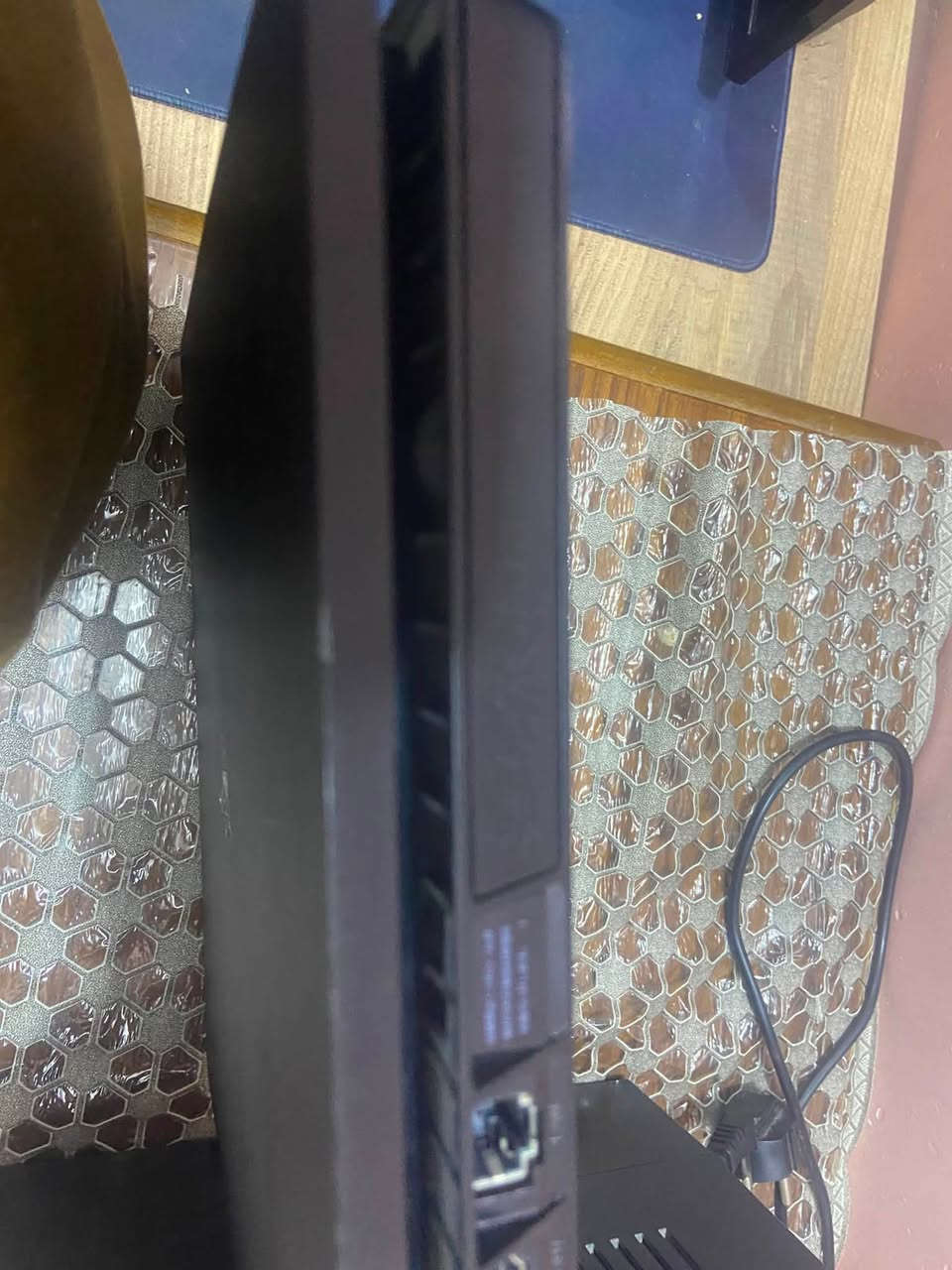 سلام عليكم
بليستيشن 4 مهكر نضام 9 

مع ups يضل مشتغل من 20 إلى 30 دقيقة يشغل الجهاز بس

جوستكات 2 وحدة اصلية والثانية تجارية

هارد 500 كيكا تجي ويا العاب كاملة 

الجهاز نضيف وما مفتوح كما موضح ز بالصورة

السعر 375 ألف 

للاستفسار ***********
