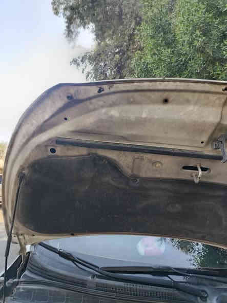 سلا عليكم ورحمة الله وبركاته توكسان موديل ٢٠١٥ اللون ابيض ماشية ١٦٢ الف سيارة بلادية تخم تاير جديد كاملة من كلشي السونار مرفق مع الصور السعر ١٦٠ $ وبيها مجال حك الجية وللعلم بيها بارد موضح أيضا رقم الهاتف *********** مكاني الكاظمية المقدسة
