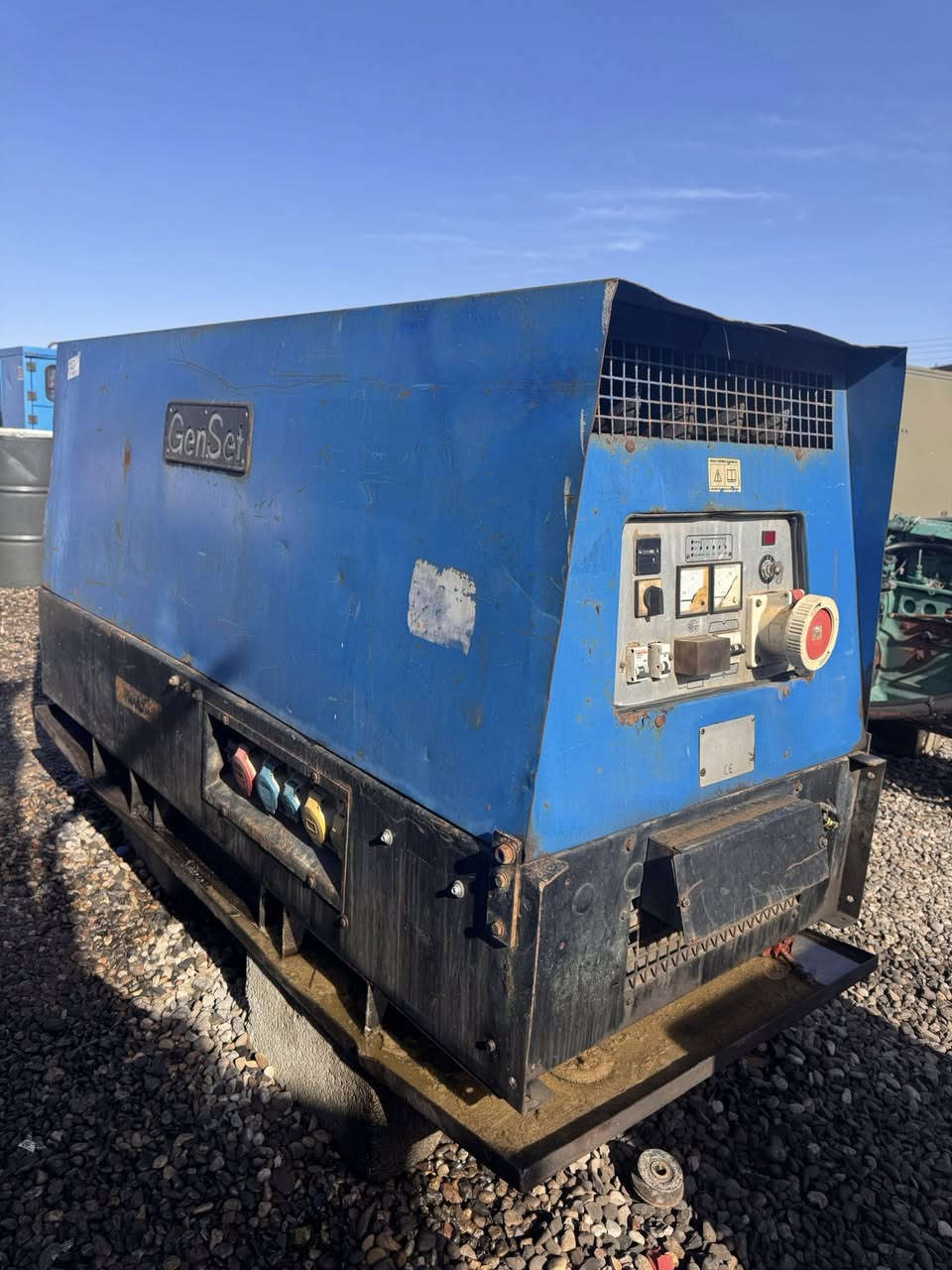 مولد بيركنز ٤ سلندر اخو  الجديد كاتم ٣٥ كيفي وارد بريطاني عنوان زاخو ***********
