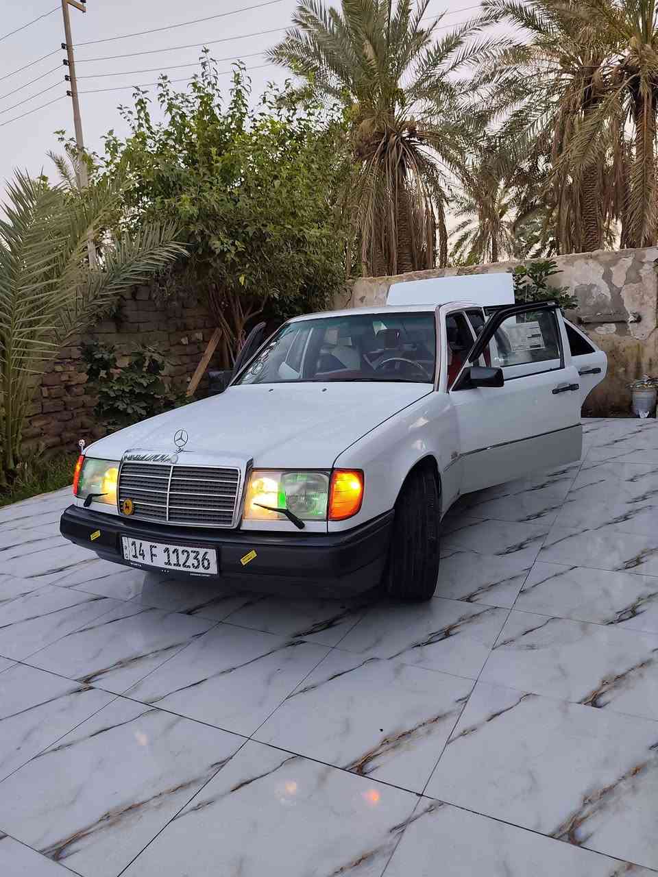 يلا السلام عليكم شباب مرسيدس دب حلو نظيف موديل 91 للبيع سياره جاهزه ان شاء الله مكينه وقير فيفيتي 3000 تخم تاير حداده كهربائيات كلها شغاله سياره قماره بلاد قواعد بلاد برونكيت ان شاء الله بلاد سياره مال جناي وجاهزه وخير من الله رقم بصره انجليزي تحويل ثاني يوم اسمك ان شاء الله السنويه لل 29 سعرها 63 وبيها مجال مكان بصره القرنه***********
