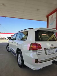 لندكروزر GXR • ٢٠١٤ • محرك V6