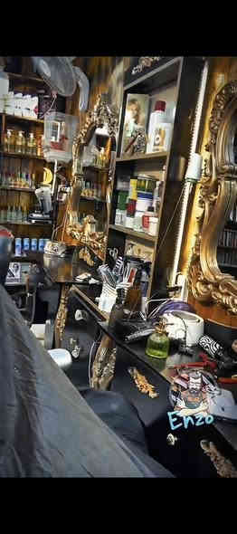 محل حلاقه للبيع جاهز تعال وشتغل
سبب البيع ضرف ومستعجل 💈
مكانه بغداد المعامل بستان سامي قرب محطة غالب الباوي
ميوزه ثنين ومرايات وفاترينه وكرسي غراض جدد قبل مده مرتب المحل حياطين خشب germn وسقف مغلف خشب ونقشه حلاقه اناره كامله جديده بنكات تعليق ٢ سبلت ٢ طن توسوت براد شاشا سخان قنفات ٢ منضومة نت ادوات الحلاقه مكائن ول ماجك اصلي ٢ وصفر و مكائن حتياط ٢ بخار وجهاز شفط محل كامل كبل اشتغل موقعه ححلو ومرتب 
📍 بغداد المعامل بستان سامي 📍
***********
