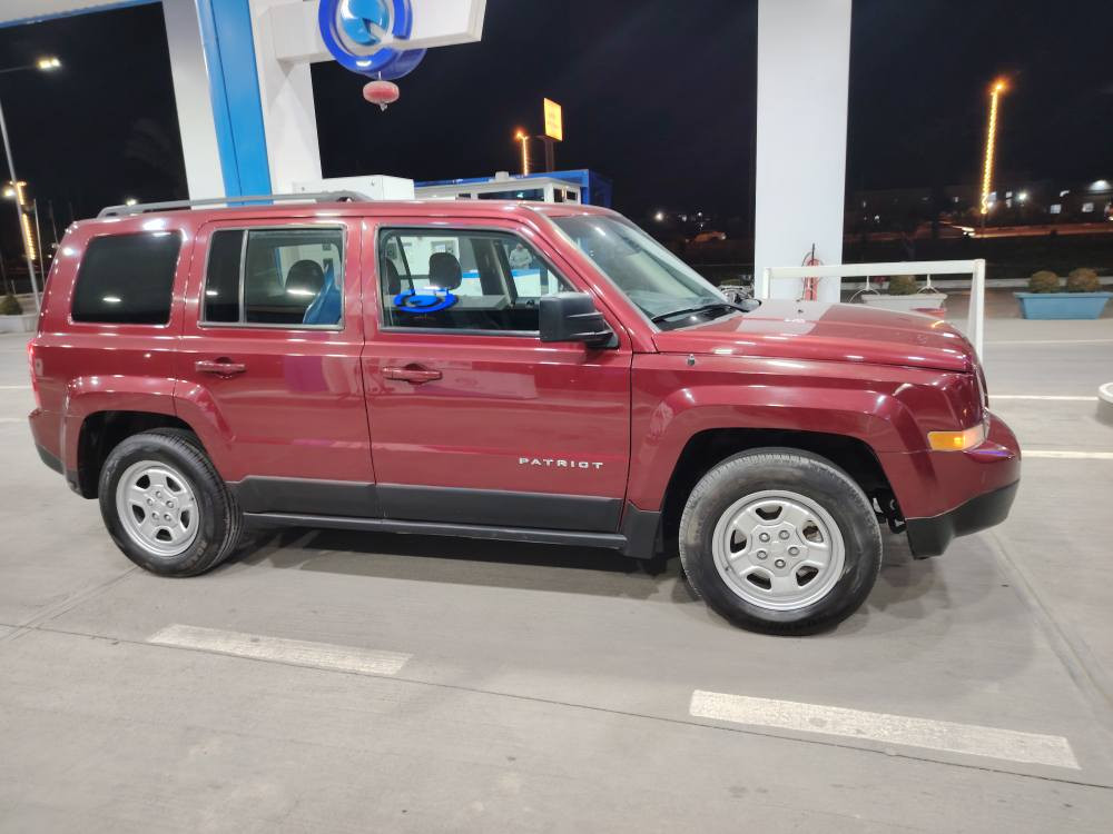 جێب پاتریۆت مۆدێل ٢٠١٧ 
چوارپستۆن مەرغوب مەکینە ٢٠ 
جام کارەبایی 
قوفڵ مەرکەزی
لایت ئۆتۆ
دژە خلیسک 
ئەی بی ئێس 
گێڕو مەکینەو مەرجی توندو توڵی بەشەرتی هەموو فەحسێک 
یەک پارچە بۆیاخ بەبێ ناوگرتن 
نرخ ١١٧ 
شوێن ڕانیە ***********    *********** السليمانية, العراق
