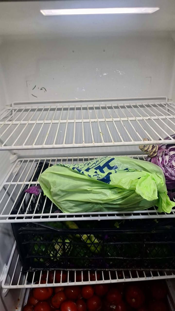 ثلاجه كبيره شغاله على الفحص ماداخله تصليح السعر ٣٠٠ وبي مجال مجمده شغاله على الفحص السعر ١٥٠


**إذا كنت صاحب هذا الإعلان وتريد حذفه لأي سبب، رجاءا أرسل رسالة إلى الدعم الفني**