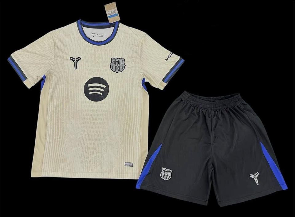 نسخة لاعب/نسخة مشجع
كوالتي عالي 
خامة مريحة 
فحص عند المندوب 
توصيل لجميع المحافظات 
للحجز 
عبر الواتساب ***********
او مراسلتنا عبر الخاص
