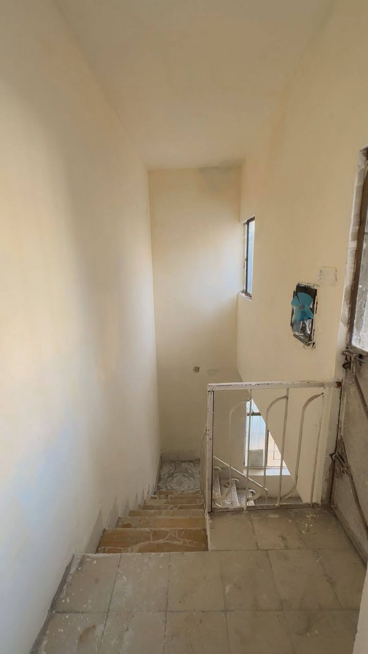 ⸻

🏡 دار للبيع – فرصة مميزة

📍 الموقع: شهداء أبو دشير قرب مدرسة الأبطال
📐 المساحة
: 48 متر
📄 نوع الملكية: طابو ملك صرف

✨ التفاصيل:
▪️ غرفتين
▪️ مطبخ
▪️ خدمات

💰 السعر: مناسب (يُذكر عند التواصل)

📞 للاستفسار:
يرجى الاتصال على الرقم: _________***********
