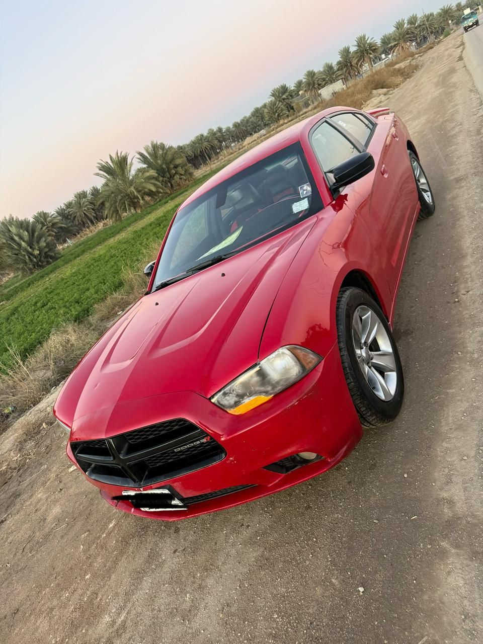 السلام عليكم 
جارجر 2013 
رقم بغداد تحويل مباشر 
مكينه 3600 
سياره داخله كلين تايتل 
بيه بلعراق جاملغ وبنيد 
فقط البراغي مفتوحات 
مكفوله من قطره صبغ 
سياره فول عدا السلايت 
شاشه جبيره كامره دواره 
تبريد قطعتين 
تحكم استيرن جهتين 
ماشيه ٢٠٠ الف حقيقي 
استخدام شخصي 
جاهزه كير مكينه حداديه تخم تاير تبريد كله بشرط 
جاهزه من كل نواحي
السعر 143
اي استفسار اني حاضر ***********
