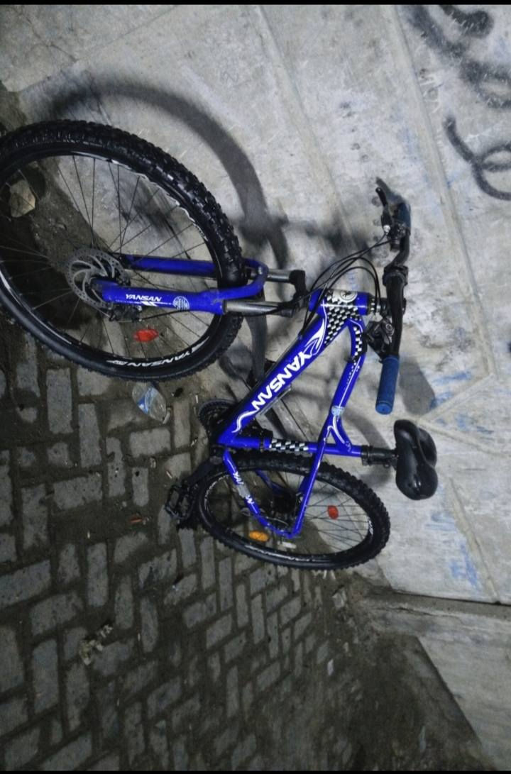 🚴‍♂️ بيسكل YANSAN جبلي للبيع – بغداد _مدينه الصدر 
🔥 نظيف جداً واستعمال خفيف
🛞 إطارات عريضة وثابتة على الطريق
⚙️ سرعات + فرامل قوية
💪 مناسب للشباب، للدوام، والتنقل اليومي
✅ جاهز للاستعمال مباشرة بدون أي صرف
💰 السعر: 130 ألف دينار
📉 بيه مجال  للمهتمين  فقط
📍 الموقع: بغداد-مدينة الصدر 
📩 التواصل خاص للمهتمين حصراً


**إذا كنت صاحب هذا الإعلان وتريد حذفه لأي سبب، رجاءا أرسل رسالة إلى الدعم الفني**