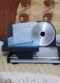 منشار لحوم وخضار • معدات مطبخ