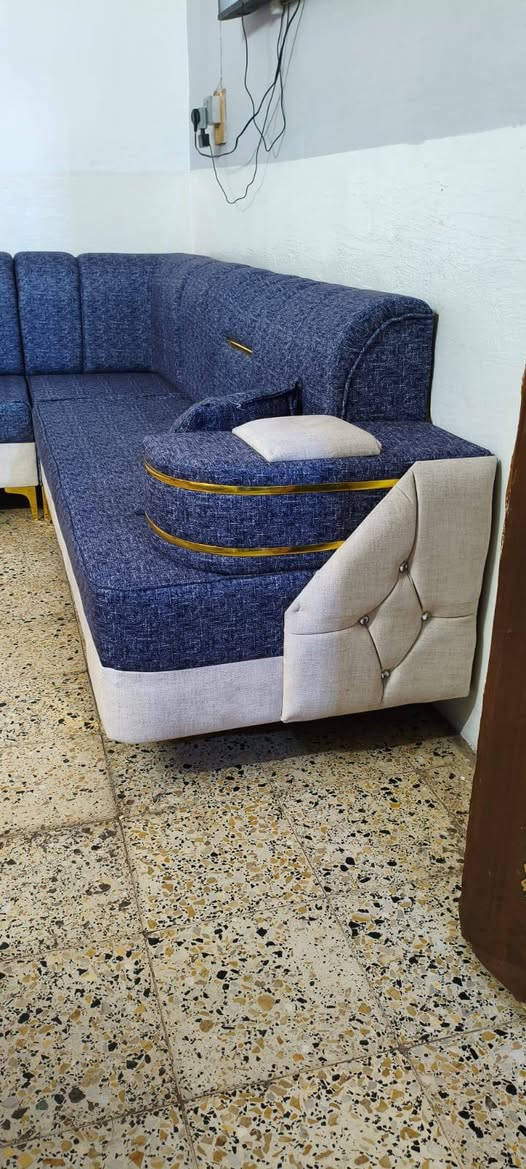 ديوانات جدد 22مقعد 14متر حطاطه بلوك اسود وست كوشات ويا السعر 750مكان هبهب الشراي يتصل ***********وتساب
