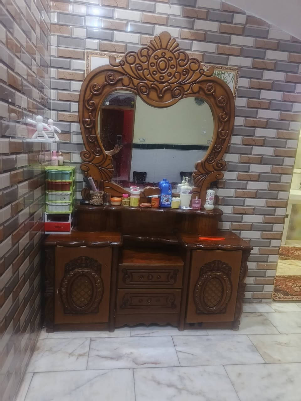 غرفه جديده للبيع المكان الفهود السعر ٤٥٠ الاستفسار الاتصال  ع هذا الرقم ***********
