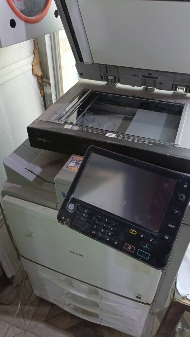 طابعة حجم كبير
عاطلة  للبيع  
تتصلح 
السعر 150 
مكانه مدينة الصدر ناصرية
الاتصال على الرقم 
***********
