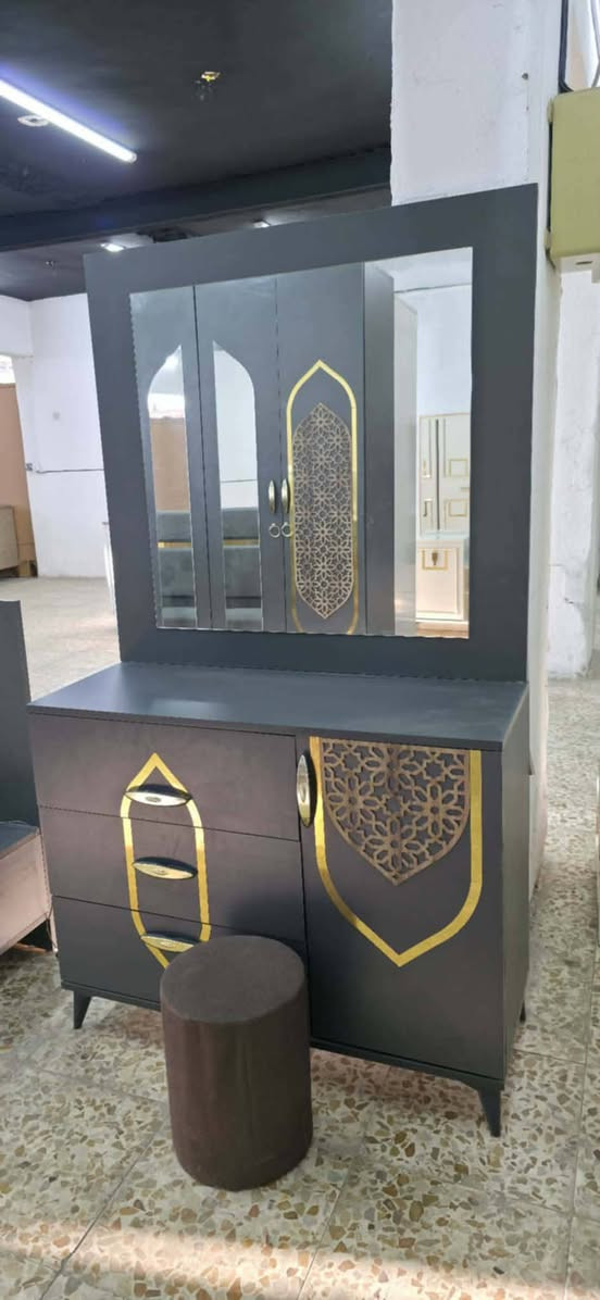 ✨ غرفة تركي  اصلي صبغ حراري10 قطع✨ لون مميز
نظام ابواب 
سرير مخزن جك
برغي چوي حديد
✨ نظافة 90 /💯
 السعر  / 950 عرض خاص بعد تخفيض عروض شهر رمضان الكريم  لحكو 🙏🏽✨
🚚 شد ونقل مجاني داخل بغداد
📦 توصيل للمحافظات بأسعار رمزية


**إذا كنت صاحب هذا الإعلان وتريد حذفه لأي سبب، رجاءا أرسل رسالة إلى الدعم الفني**