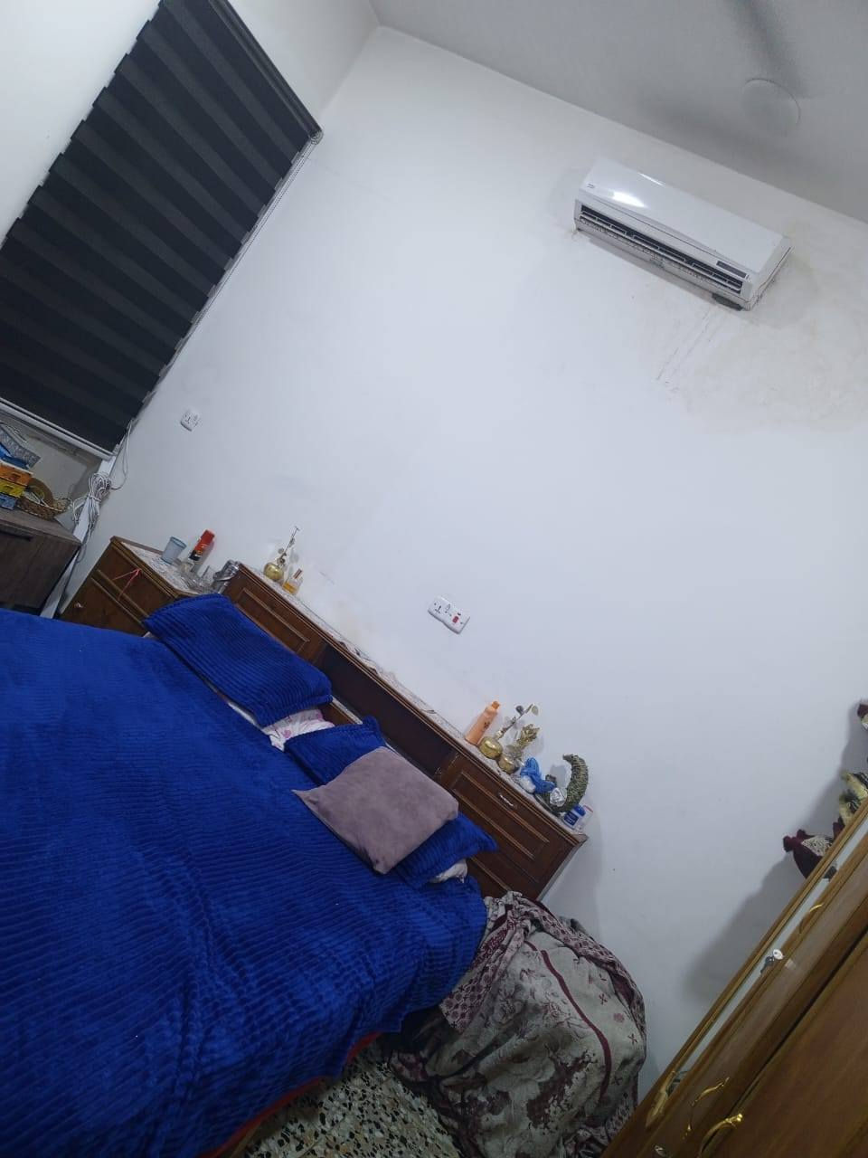 105متر واجهة 7 نزال 15 طابق واحد 2 غرف وستقبال وصالة ومطبخ 2 مناور صحيات جوة وبرة صطح وزيكام وشتايكرالامين  سكينه الزراعي قرب بانزين خانة الجبهه ***********
