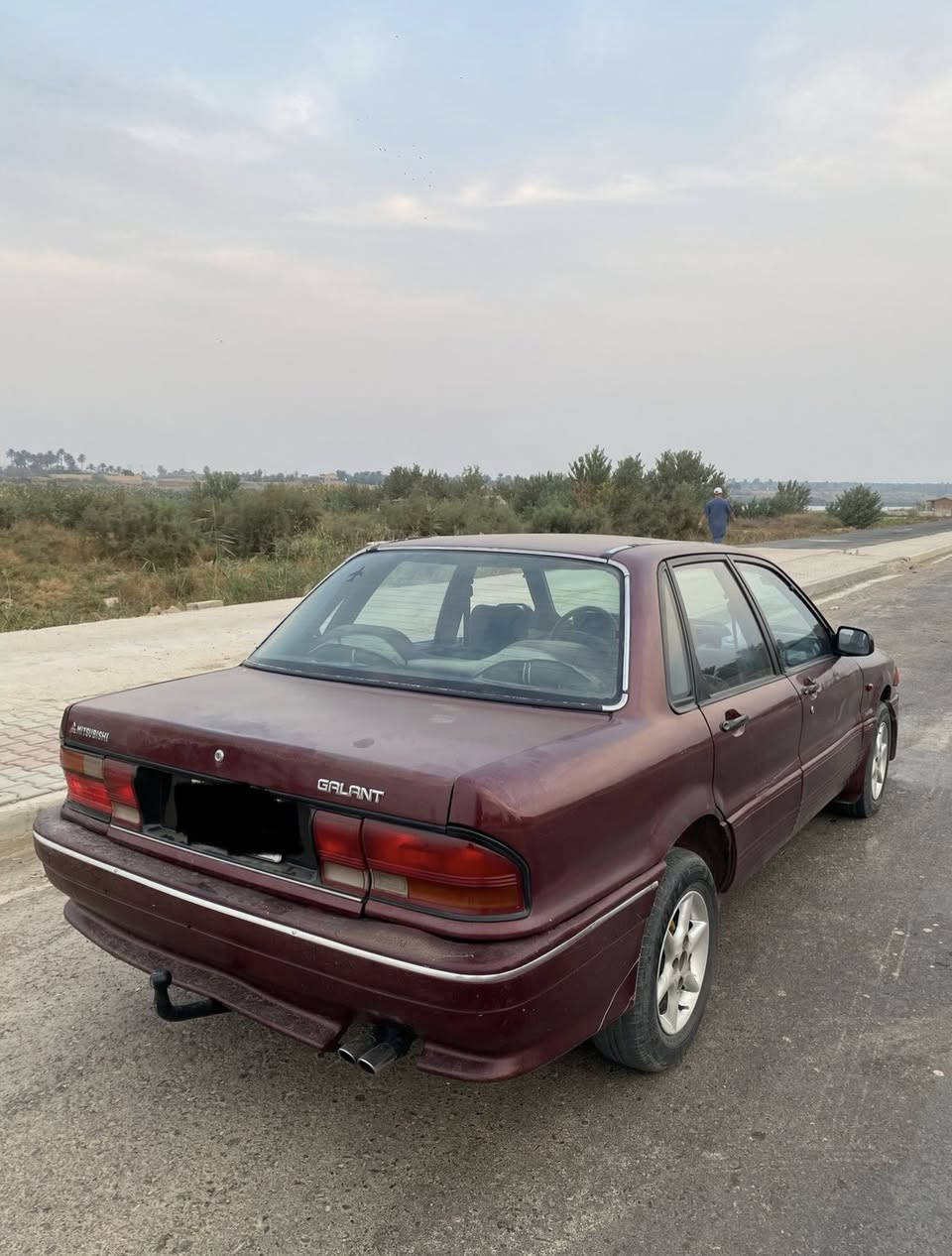 السلام عليكم 
للبيع مسيوبيشي گلنت موديل 92 
محرك وگير وخير من الله 
حداديه جيده تخم تاير جديد
رقم كركوك مشروع وطني تحويل فقط 
مصبوغه حزام بدون اي ضرر او خياس 
منضومه تبريد كامله بس يعوزها تصليح 
غرفتها جديده كهربائيات كلها شغاله 
سعرها 33 ورقه وبيها مجال 
مكانه صلاح الدين الضلوعيه 
اتصل ***********
