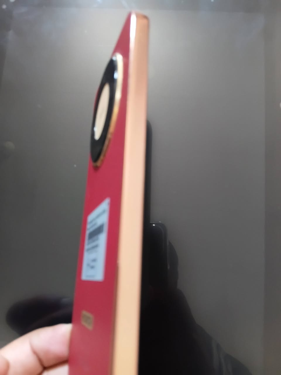هونر X9D
مستخدم يوم واحد فقط كسر كارتونه 
يعني جديد 
ذاكره ٢٥٦
رام ١٢+١٢ 
السعر راسلني خاص او اتصل
***********
