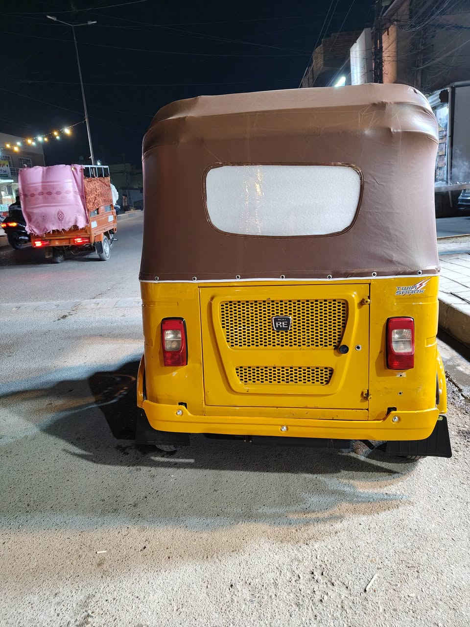 سلام عليكم مديل 21 فقط دوس معمرات اتصل وتدلل العنوان بغداد مدينت الصدر ***********
