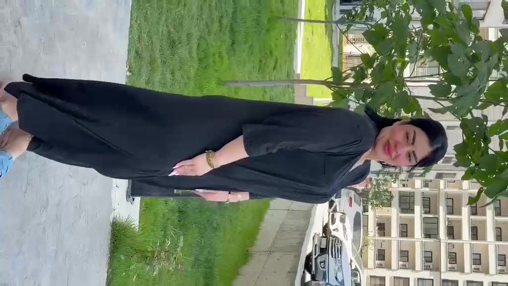 الأناقة تبدأ من البساطة.. ✨🖤
قطعة صيفية مريحة، ناعمة، وتناسب إطلالتكِ اليومية بكل ثقة. لأنكِ تستحقين التميّز دائماً بلمسات تجمع بين الراحة والجمال.

​🛍️ للطلب أو الاستفسار، راسلونا على  

رقم الحجز*********** أو علقوا بـ (تم)."

#أزياء_نسائية #ملابس_صيفية #دشداشة_نسائية #فستان_أسود #تسوق_اونلاين #أناقة_بساطة

@الجميع
