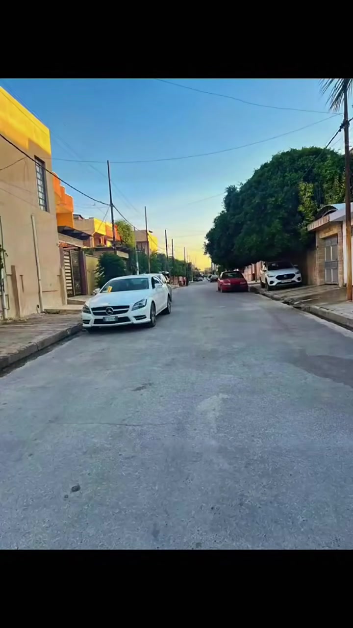 بيت بحساب ارض قابل للسكن 
حي السكر المساحة 337 متر الواجهة 15.5
البيت قابل للسكن يحتوي على دار طابقين بالاضافة الى مشتمل طابقين ممكن اضافة المشتمل الى الدار..

للتواصل والاستفسار يرجى مراسلة الارقام التالية :
***********
.
***********
.
***********
