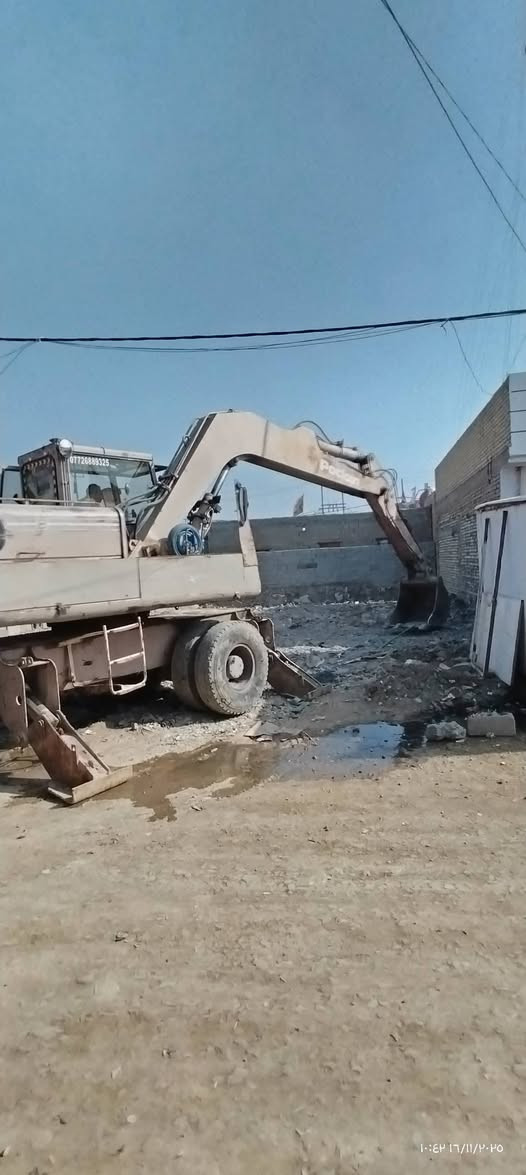 حفاره بوكلن 90 موديل 1986 
ب150 ورقة وبيها مجال حفاره جاهزه لشغل 

***********. ☎️
