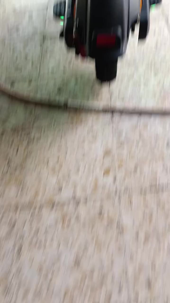 السلام عليكم R9مديل 2025 لون زيتوني
موصفات
عداد حقيقي 60 
ملف 1200
5بطاريات 25v12امبير
لايتات زنون
دبلات رياضيه 
ملاحظه/دراجه مابيه اي خلل ولا داخله تصليح بيه فقط بطاريتين تعبانات يحتاجلهن تبديل السعر 300وبيه مجال للاستفسار *********** مكان بصره حيانيه مو شراي لا يتعبني💯
