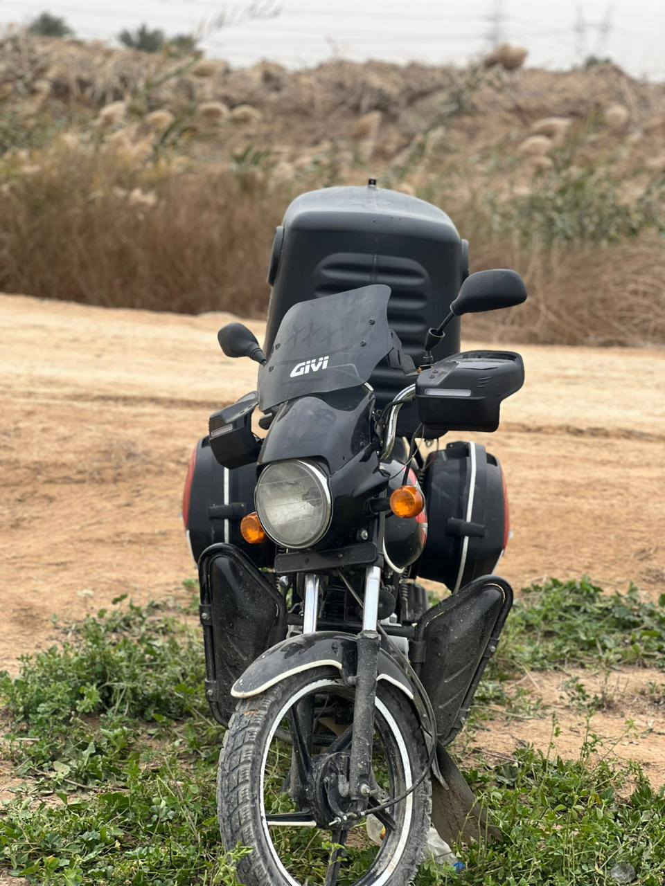 سلام عليكم دراجه بوكسر هندي كلاسيك دراجه مرقمه سنويه نكليزي بس الوحات بعده ما طالعه كهربائيات كله كامله شغاله اشاير اليت زنون اشاير الد دراجه شغاله نكره بكل وقت سلف شغال هندر شغاله موديل 2021 مكان بغداد مدينه الصدر  *********** اتصال الاستفسار ملاحظه صناديك مو ويا دراجه أسعر خاص
