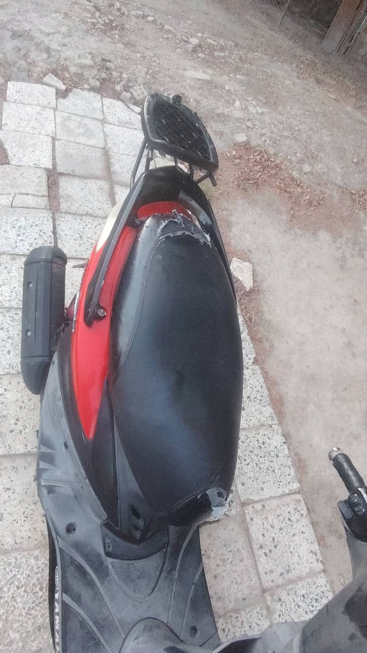 سلام عليكم  عندي دراجة سكنس فحل نظافتة كدامك محركة نظيف قبل خمس اشهر منزلة رمبة
السرعة 140

المحرك125cc

بانزين

المكان بغداد الشرطة الخامسة

الرقم *********** سعر 500ابيه مجال
