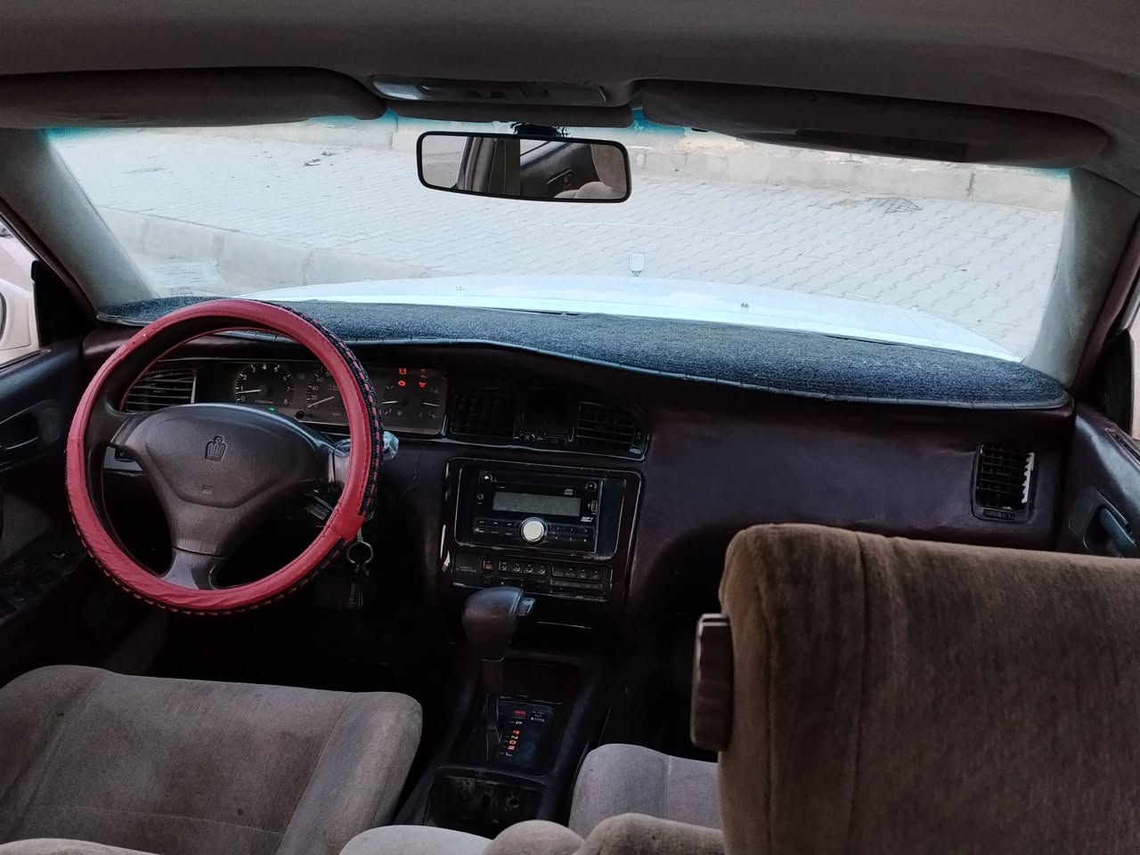 السلام عليكم بطه منتصل للبيع موديل 1995 مكينه ثنين ونص ديلكو تبريد شغال مكينه وكير جدد حداديه جديده تخم تاير سياره جاهزه مكفوله من العيب الشرعي من الكص والنقل والصوليات والضربه والصبغ سياره جاهزه مال جناي السعر 58 وبيها مجال لجناي مكاني بصره قضاء القرنه رقمي ***********
