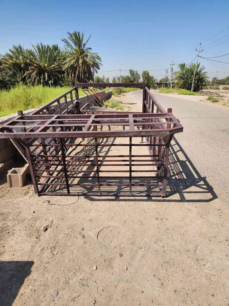 محجر نضيف وفول
حديد فول
سعره ٢٠٠ بي مجال 
مكاني واسط الشحيميه قريه ٣
***********وتساب
