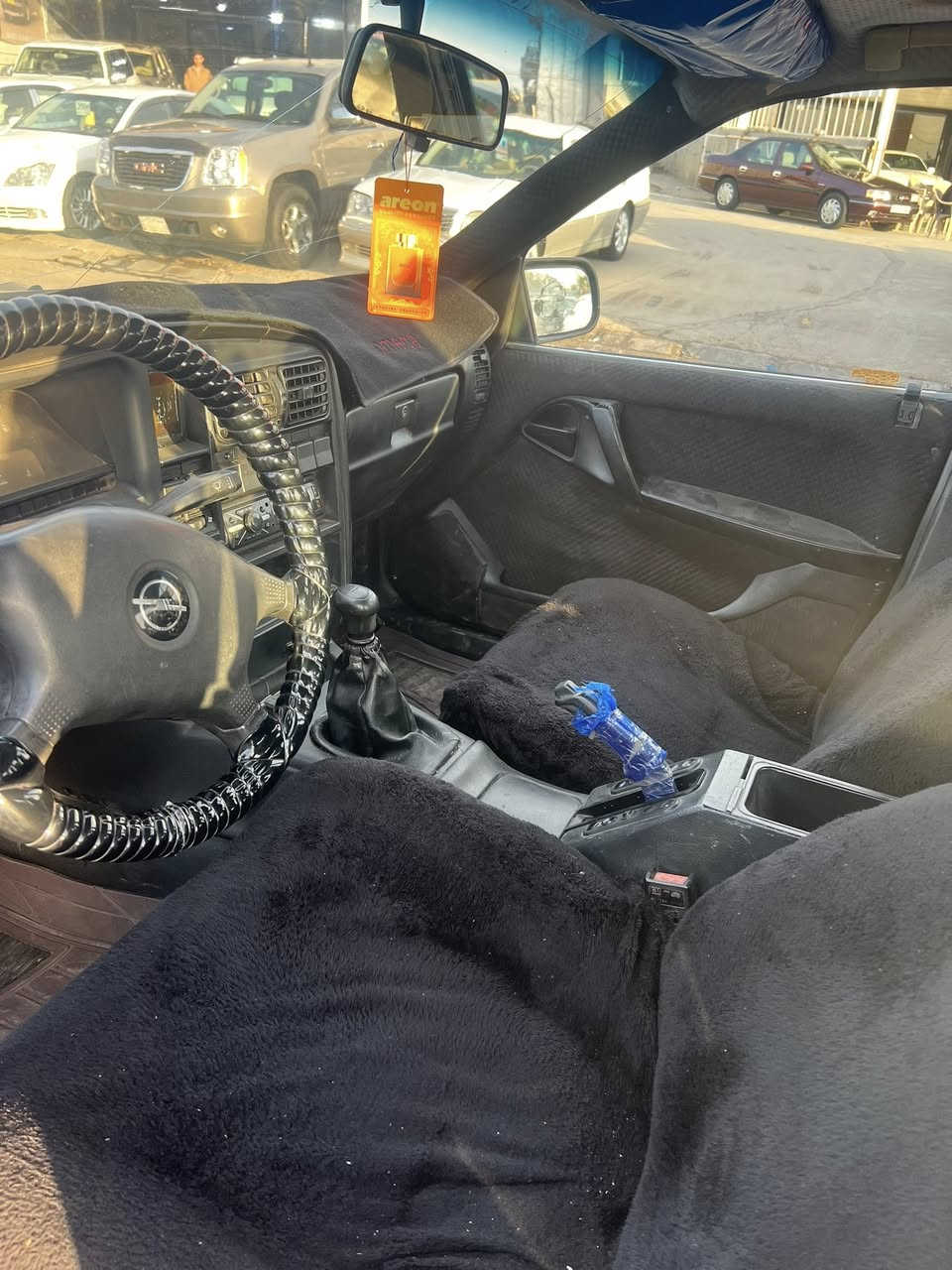 اوبل اوميكا موديل 1991 🕸️ ‭٠٧٧٠ ٤٠٠ ٦٣٠٦‬
حجم 20 بيلاد كير عادي كيرومحرك صدرها جديد بشرط
رقم اربيل سنوية ساقط شرط تحويل سعرها37
سيارة كلير عام بدون ضرر مكفولة من ضربة. 
مكاني كركوك
