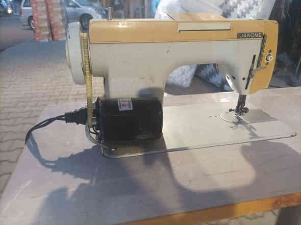 مكينه جنومي باله نضافه 90%
سعره 175 الف 
***********
يوجد توصيل جميع محافظات العراق
