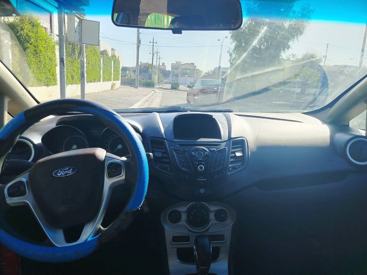 فورد فيستا 2018 وارد امريكي
رقم صلاح الدين سنوية تنتهي شهر 3 / 2026 بأسمي 
تريد وكالة تريد تحويل بكيفك 
السيارة ماشية 260 الف 
طاك بيها ايرباك بردة فقط
حادث امريكا بنيد وجاملغ سكن وشوية من باب السكن صور الحادث بالمنشور وبيها شخوط
سيارة ما تحتاج مصرف شغل وامشي بلكات نوزلات تخم تاير كله جديد صدر جديد تحتاج فقط ميزانية حتى المكينة جديدة قبل سنة بدلتها غراضها مكومة أربيل بغداد  
السعر ٧٢ ورقة وبيها مجال
مكان السيارة أربيل 
*********** بس وتساب
