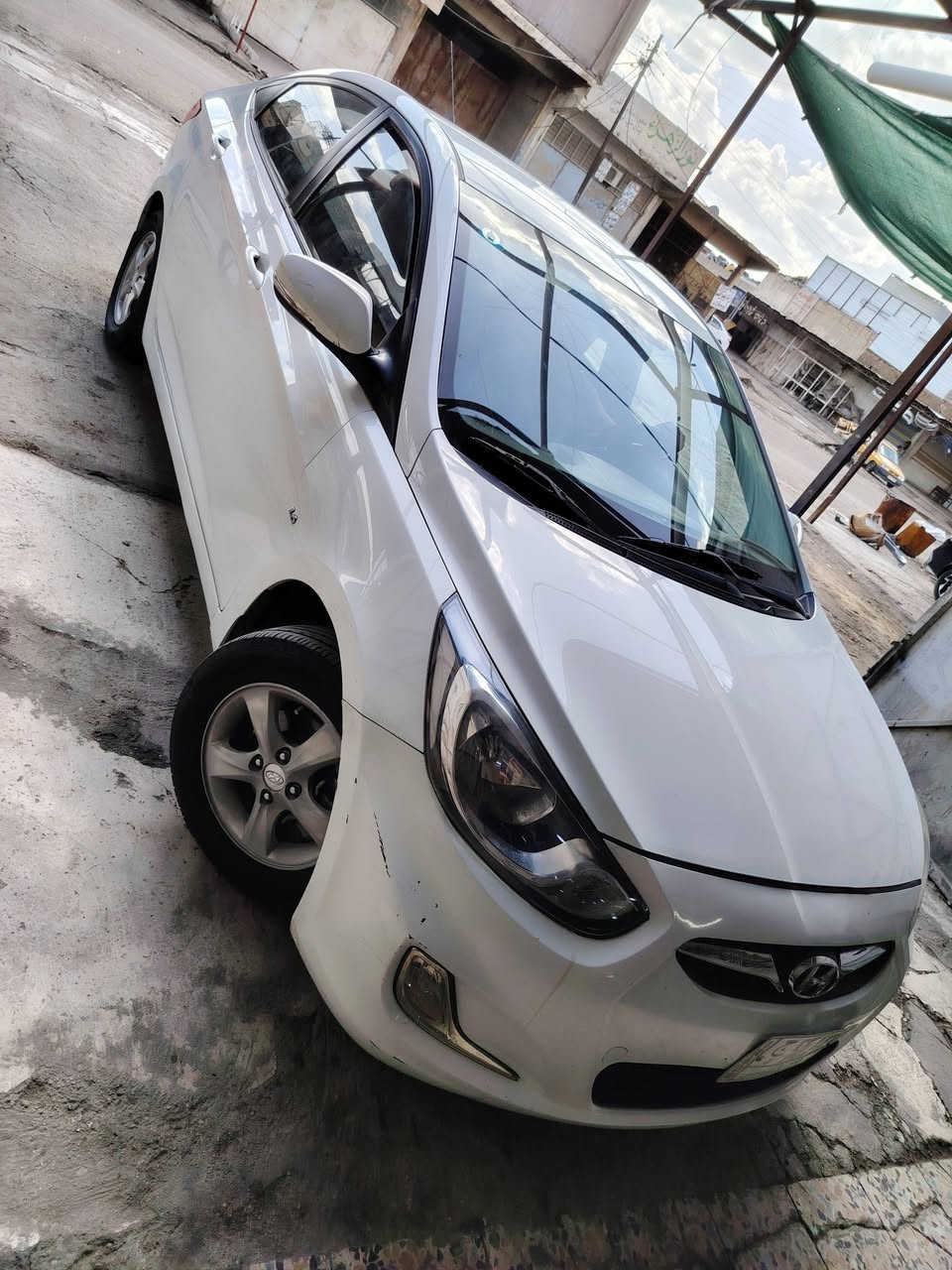 السلام عليكم اكسنت ٢٠١١ للبيع
بيهه باب خلف السائق صبغ وتكحيل كارت بالجاملغ الخلفي والامامي مكينه ١٦٠٠ سياره كامله مابيهه نقص ماشيه ١٧٦ كم   ب٩٠ وبيهه مجال ***********
